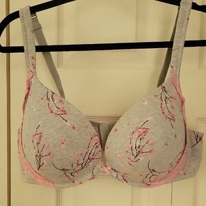Cacique 42D Floral Gray and Pink Padded Push Up Plunge Bra